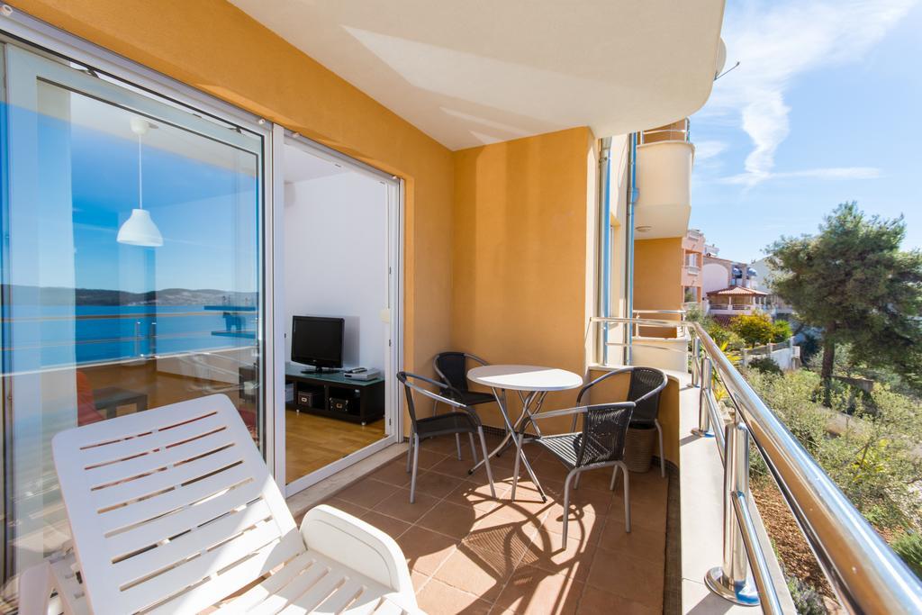Apartment Labadusa Trogir Exterior photo