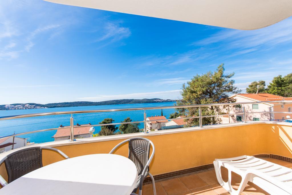 Apartment Labadusa Trogir Exterior photo